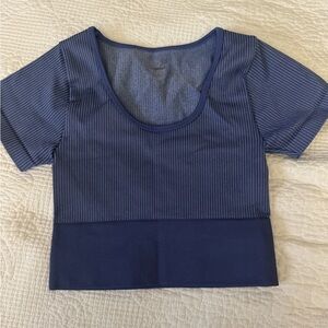 Aerie OFFLINE Sidewalk Seamless Cropped T-Shirt in blue - Medium